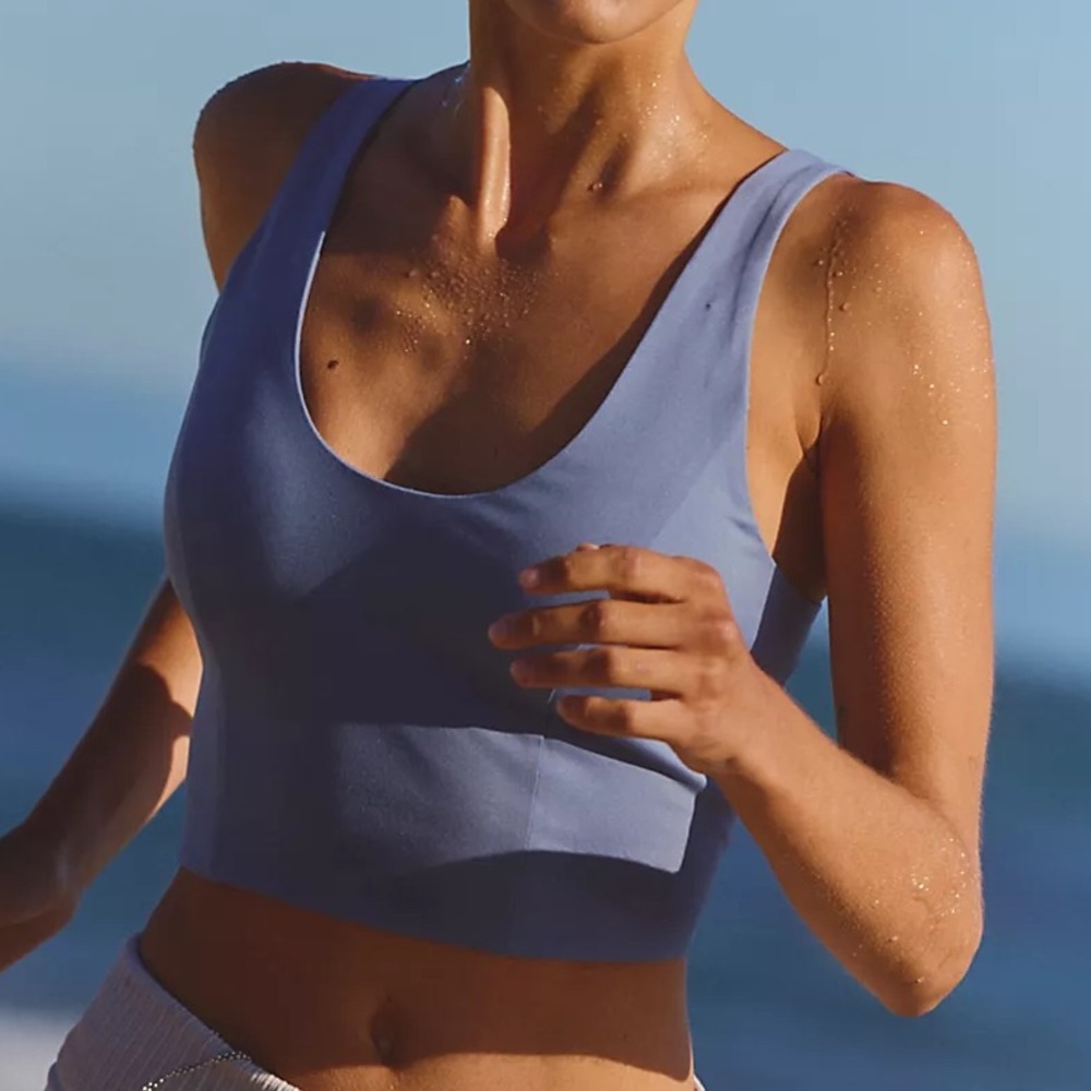 Chic Blue Sports Bra